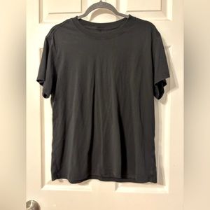 Black Lululemon t-shirt